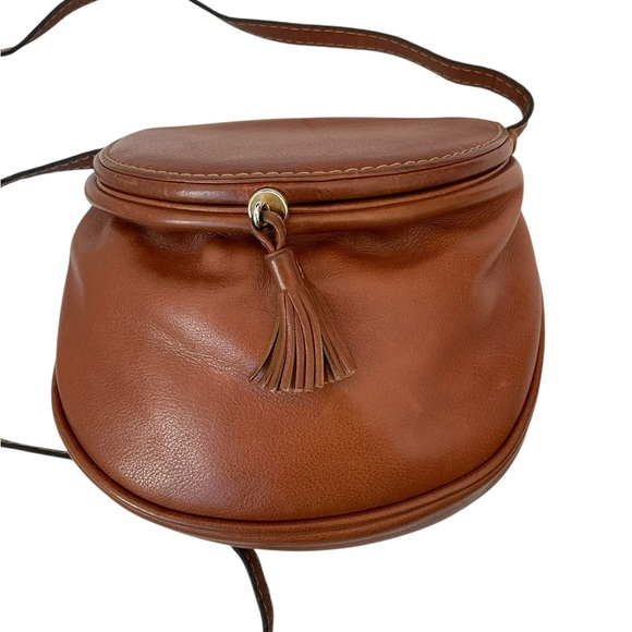 Bottega Veneta Vintage Leather Tassel Crossbody Bag - Picture 9 of 14